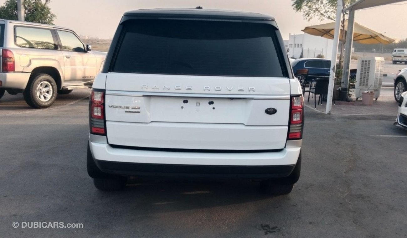 Land Rover Range Rover Vogue SE Supercharged Very good car no accident no paint first owner without any scratches service by agency