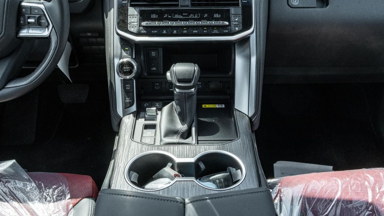 Toyota Land Cruiser 2026 Toyota Land Cruiser VXR 3.5L AT Petrol (White-Red)