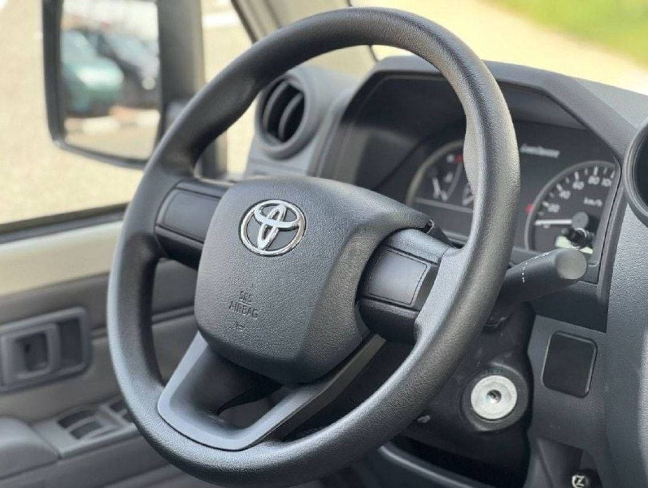 Toyota Land Cruiser Pick Up LC79 4.2L V6 DSL M/T // 2024 // STANDER OPTION WITH POWER WINDOWS // SPECIAL OFFER // BY FORMULA AUT