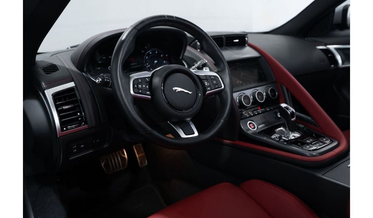 جاكوار F Type R-Dynamic  P300 2.0L Convertible