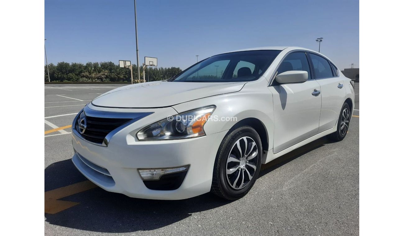 Nissan Altima SV Nissan altima 2015 full automatic accident free
