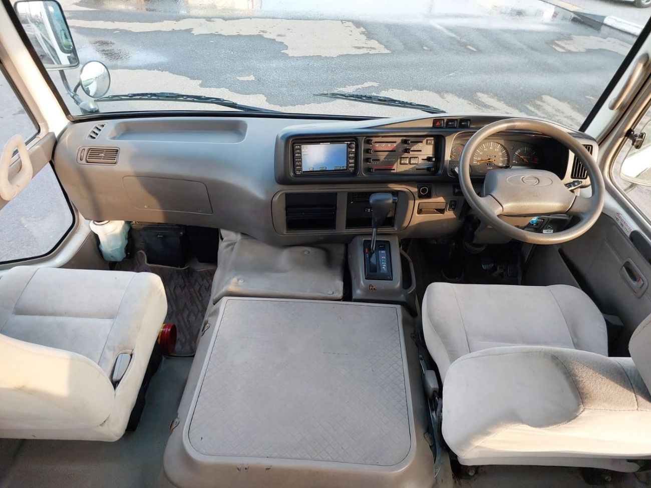 Toyota Coaster (RAMADAN OFFER) TOYOTA COASTER BUS RHD 2008 MODEL 4.0 L DIESEL AUTOMATIC(PM03108)