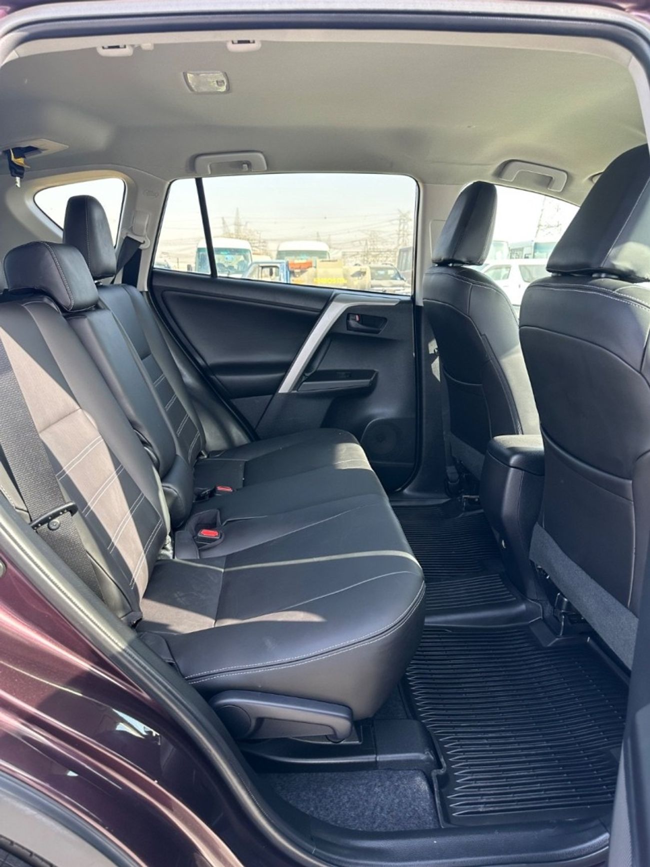 Toyota RAV4 2017 leather seats