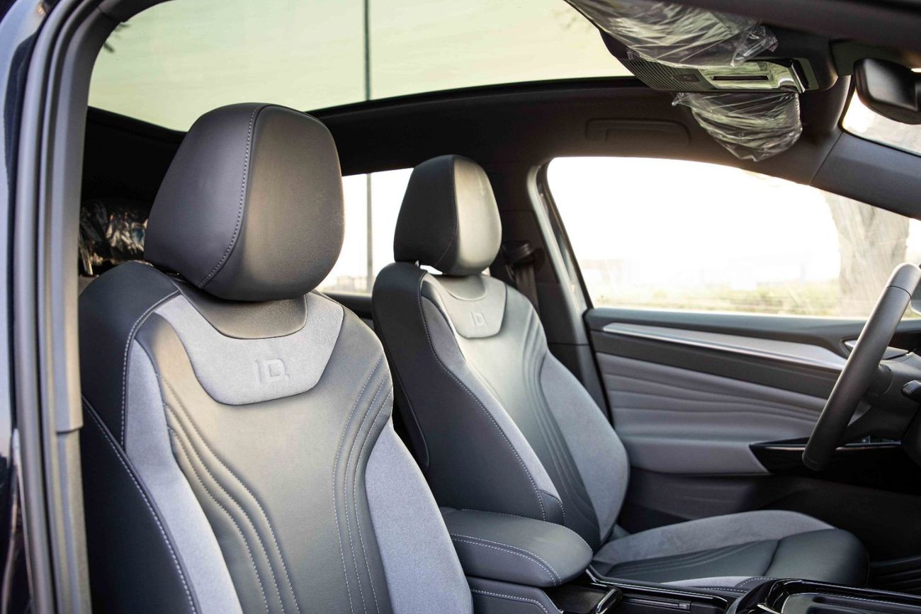 Volkswagen ID.4 2022 VW ID4 Pro 20" FP W/O HUD +360CAM - Blue inside Black