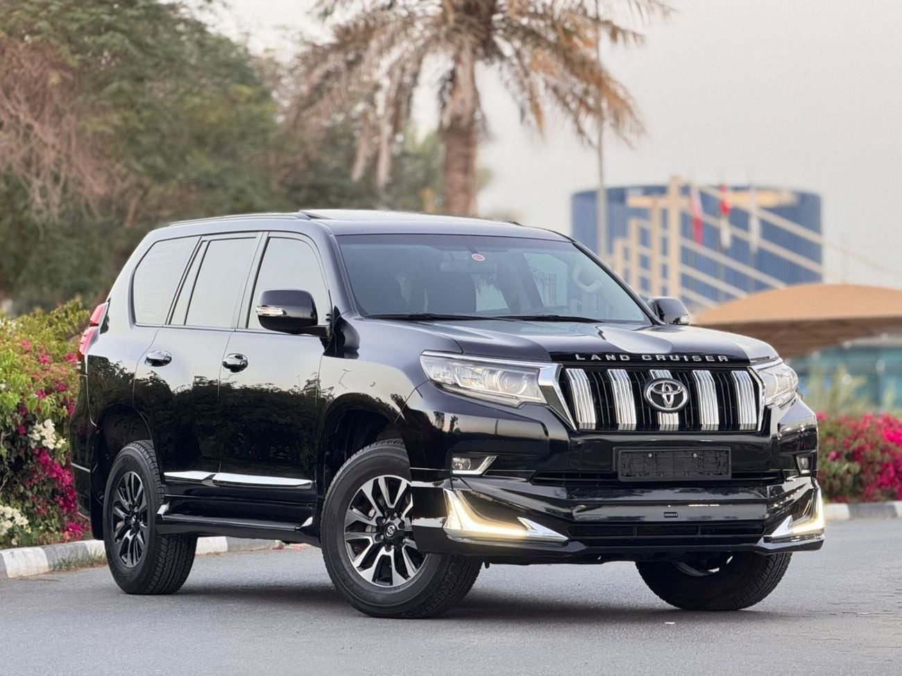 تويوتا برادو TX-L 2.7L (271 HP)