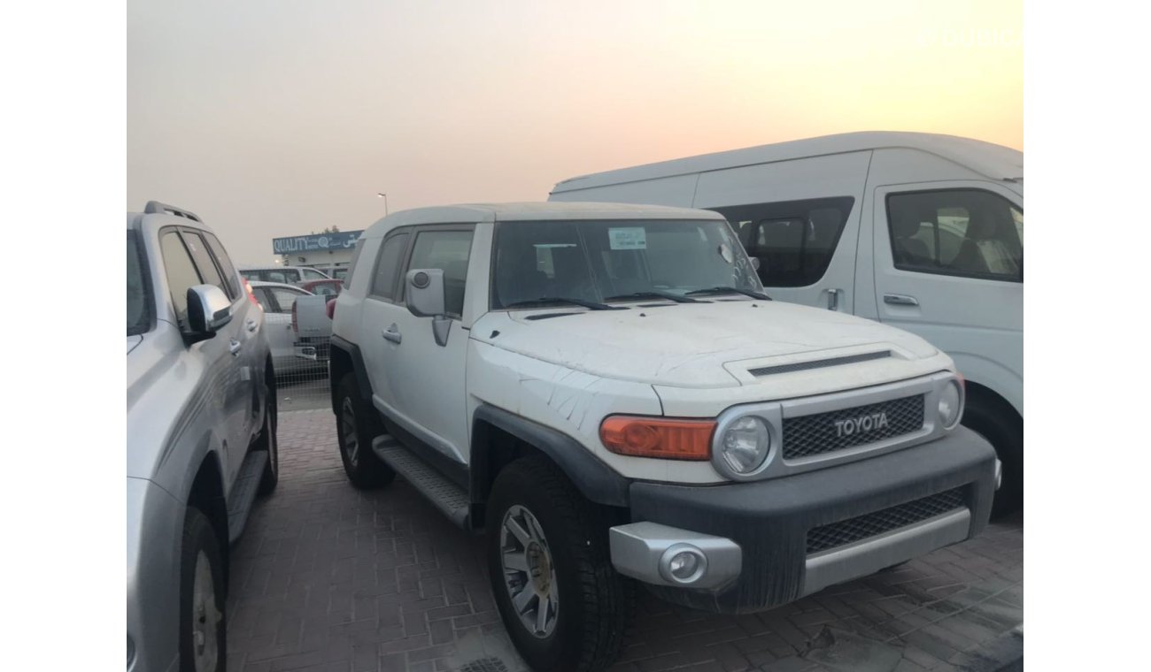 Toyota FJ Cruiser FULL OPTION