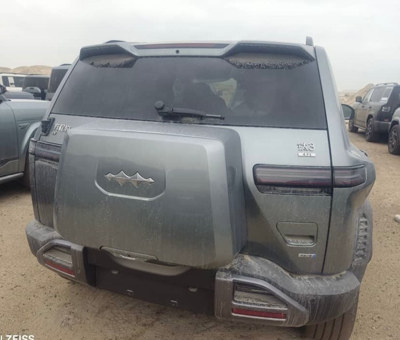 BYD Leopard Titanium 3 Titanium 3 Ultra, AWD green-white