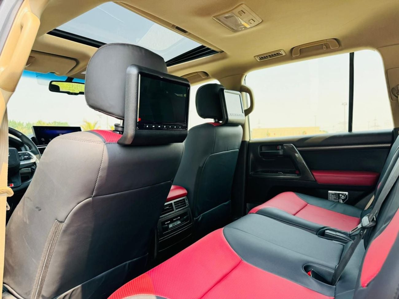 Toyota Land Cruiser VXR V8 + 4.6L Engine Full Option Facelift to 2024 Shape Exterior and Interior Both