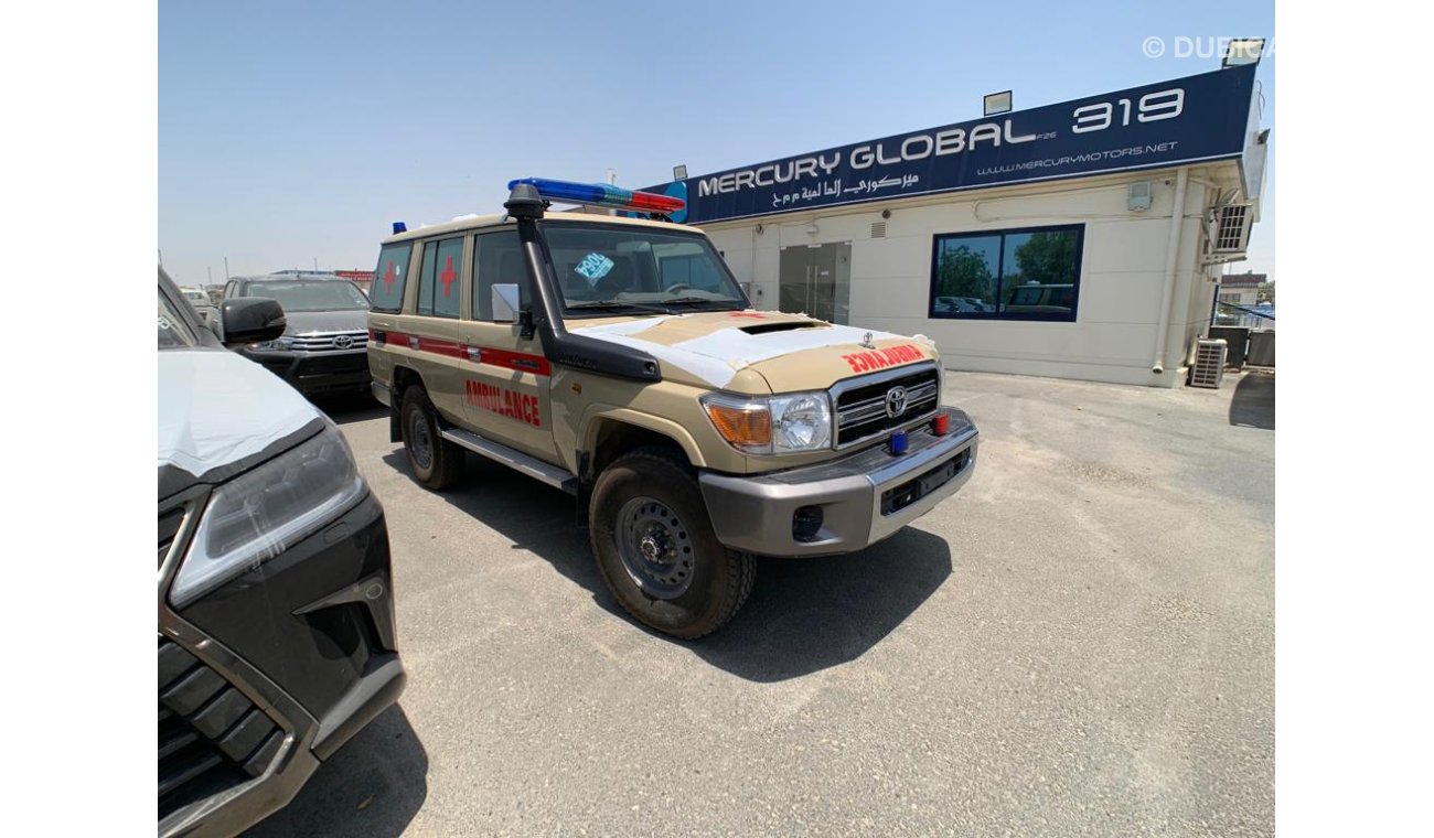 Toyota Land Cruiser VDJ76 Diesel M/T Basic Ambulance