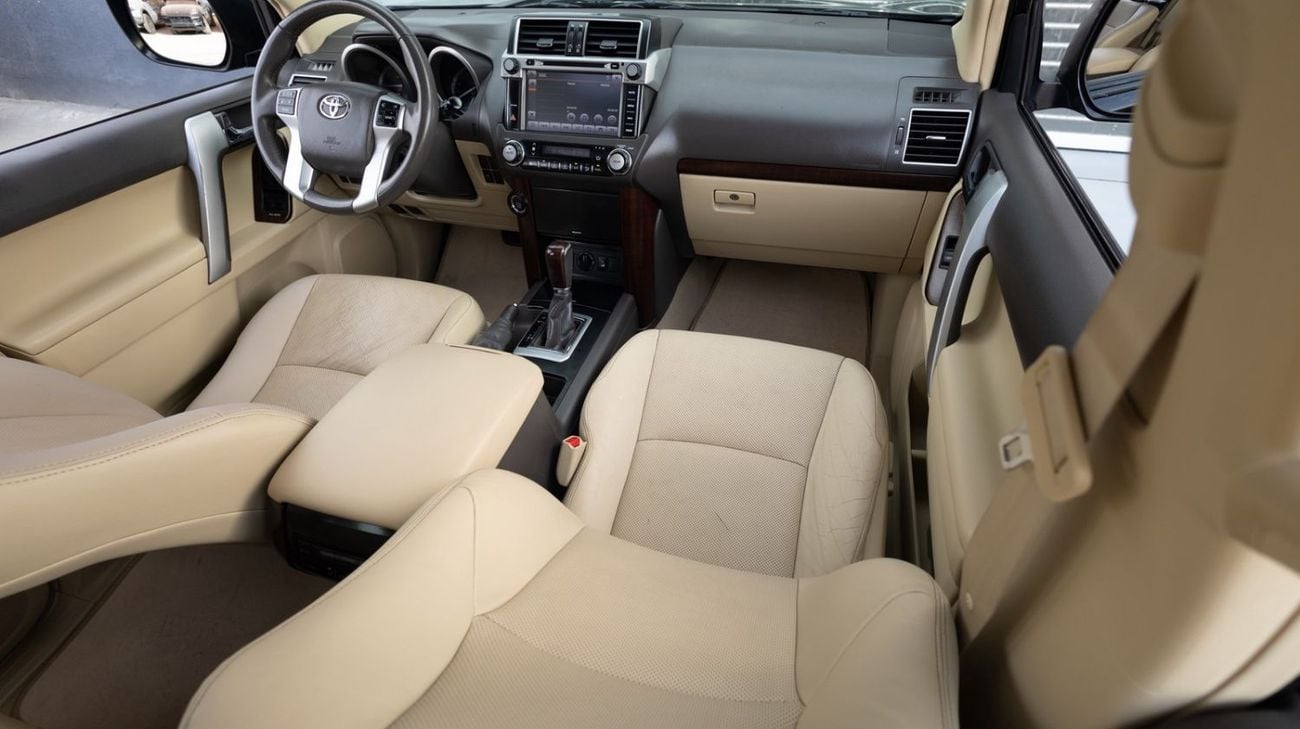 Toyota Prado VXR 4.0L 4WD Toyota Land Cruiser Prado 2017 GCC specs for 1,704.00 AED monthly