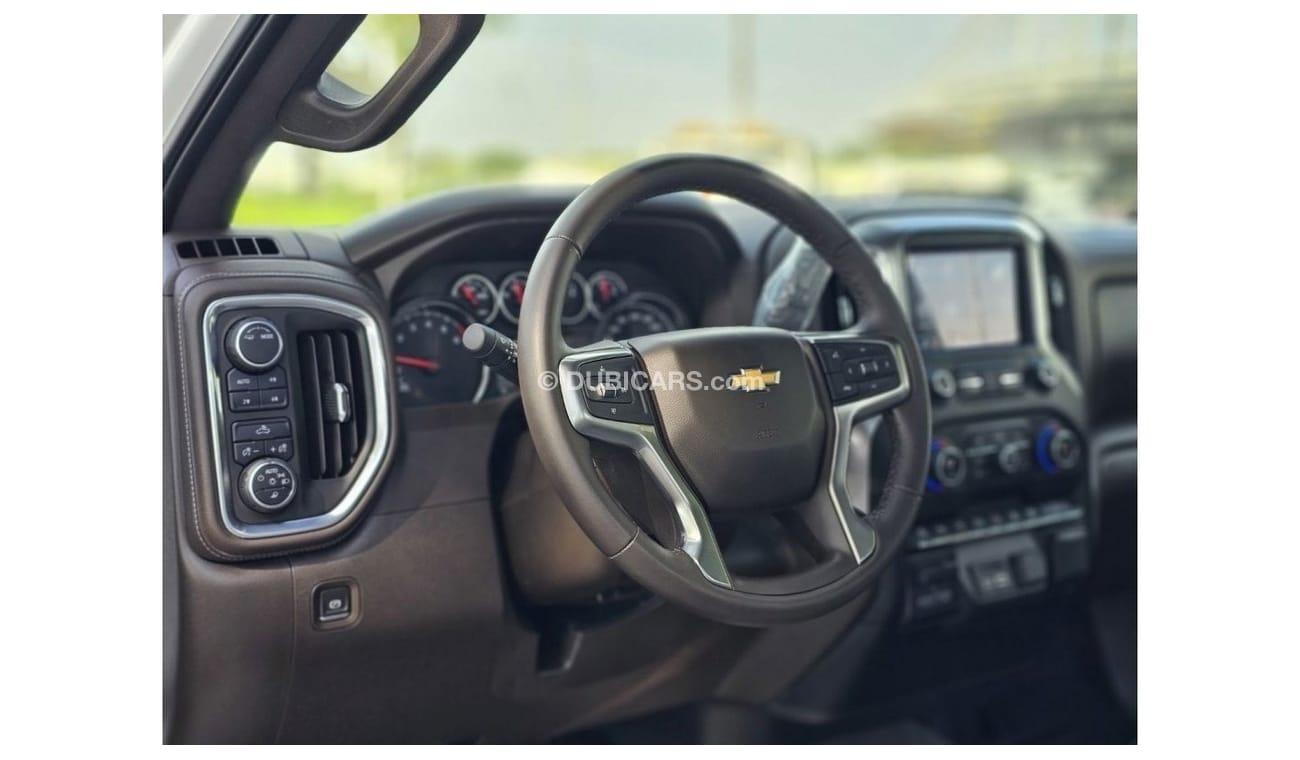 Chevrolet Silverado LT CHEVROLET SILVERADO Z71 V8 2022 GCC DRIVEN ONLY 4K WITH AGENCY WARRANTY IN BRAND NEW CONDITION