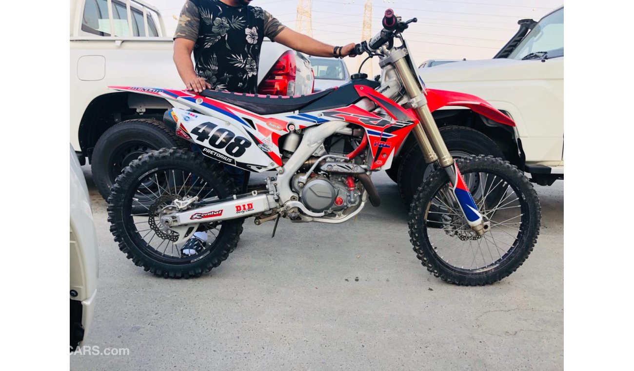 Honda CRF HONDA 450R DIRT BIKE IN MINT CONDITION - 450CC PETROL