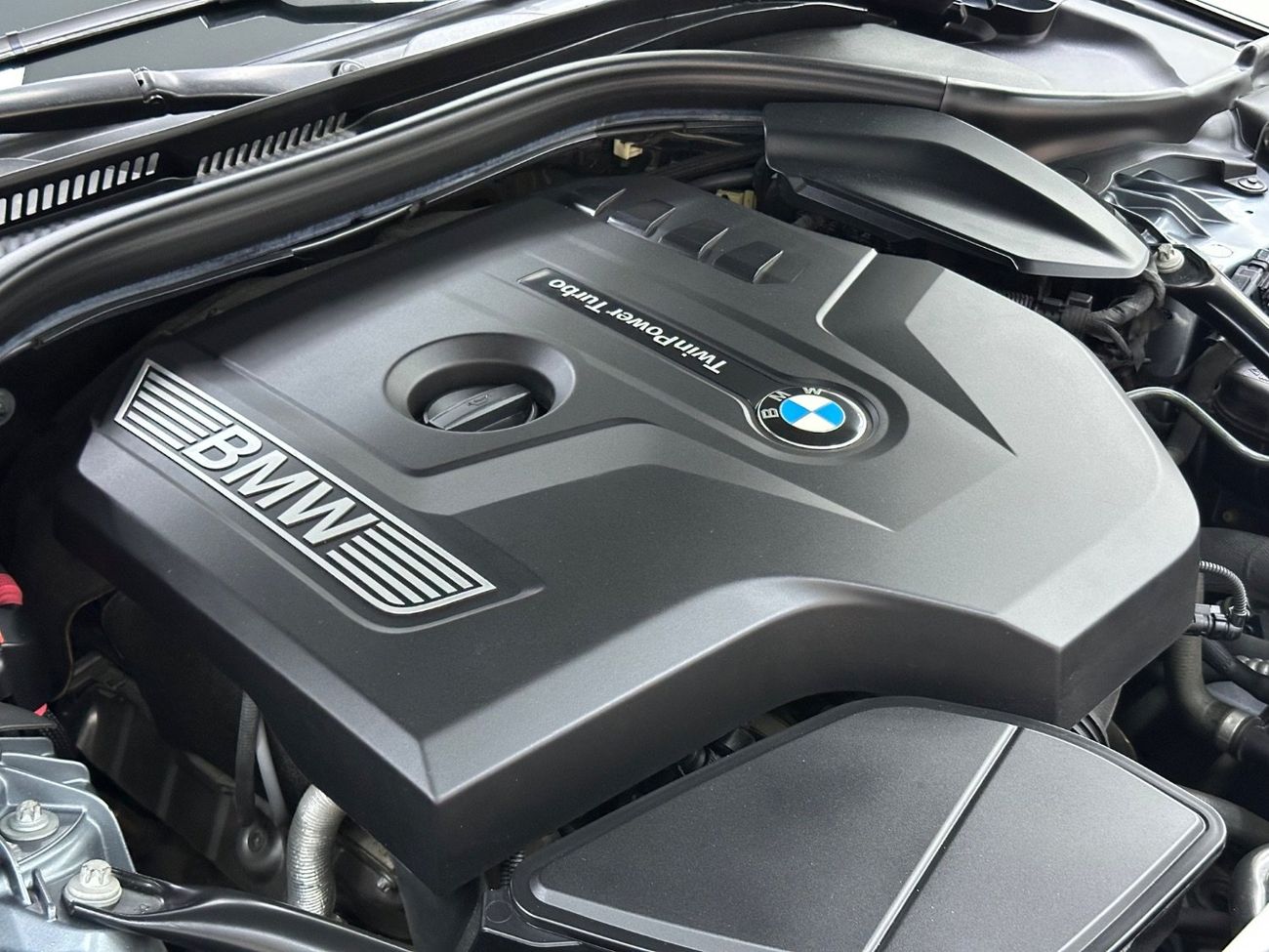 بي أم دبليو 530i Luxury 2.0L