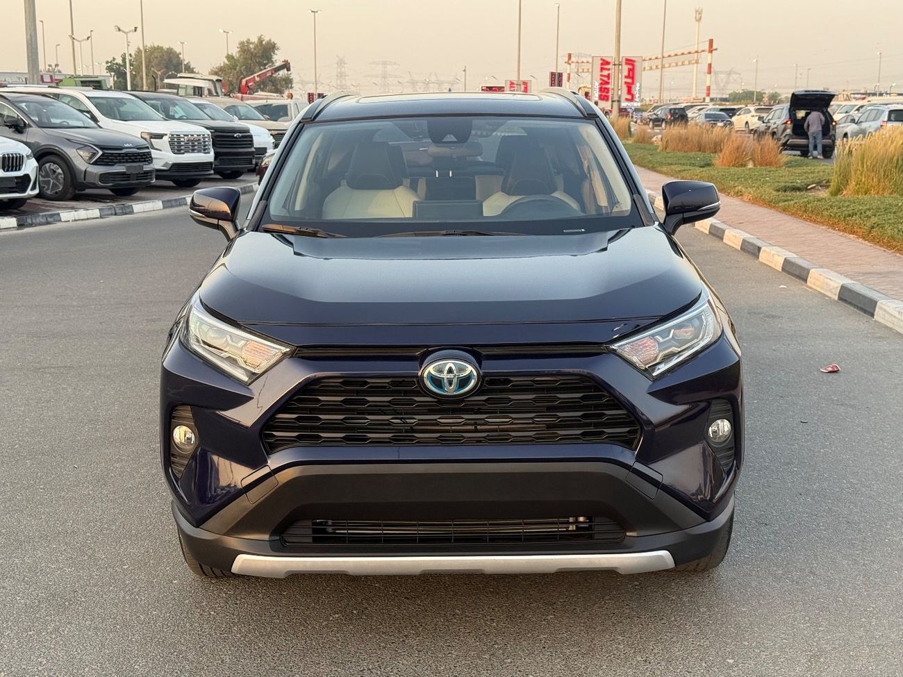 Toyota RAV4 XLE 2.5L 2020 TOYOTA RAV4 XLE HYBRID 4x4 FULL OPTIONS IMPORTED FROM USA