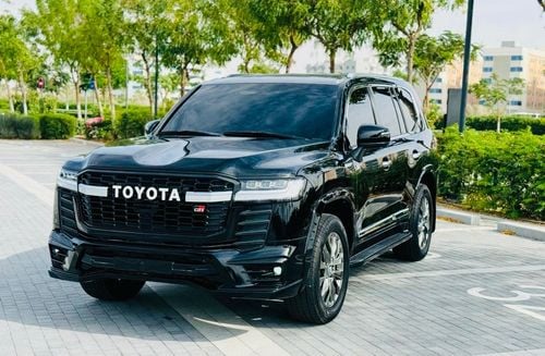Toyota Land Cruiser GXR 2019 Model Facelift to 2024 Shape Exterior and interior Both