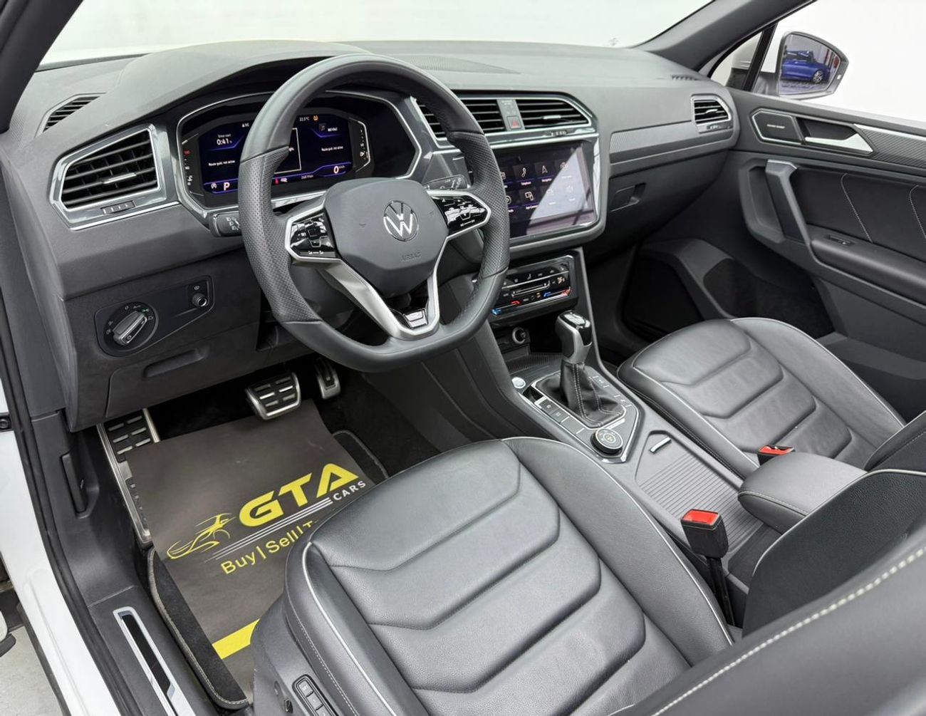 فولكس واجن تيجوان 2024 Volkswagen Tiguan R-Line, 2026 Volkswagen Warranty + Service Pack, Very Low Km, GCC