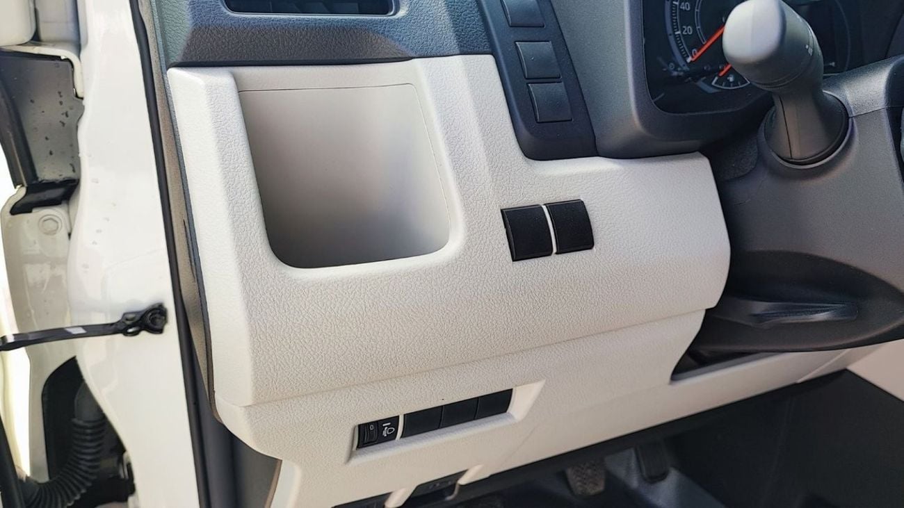 تويوتا هاياس TOYOTA HIACE 2.8L P-VAN DSL A C HI 3 MT