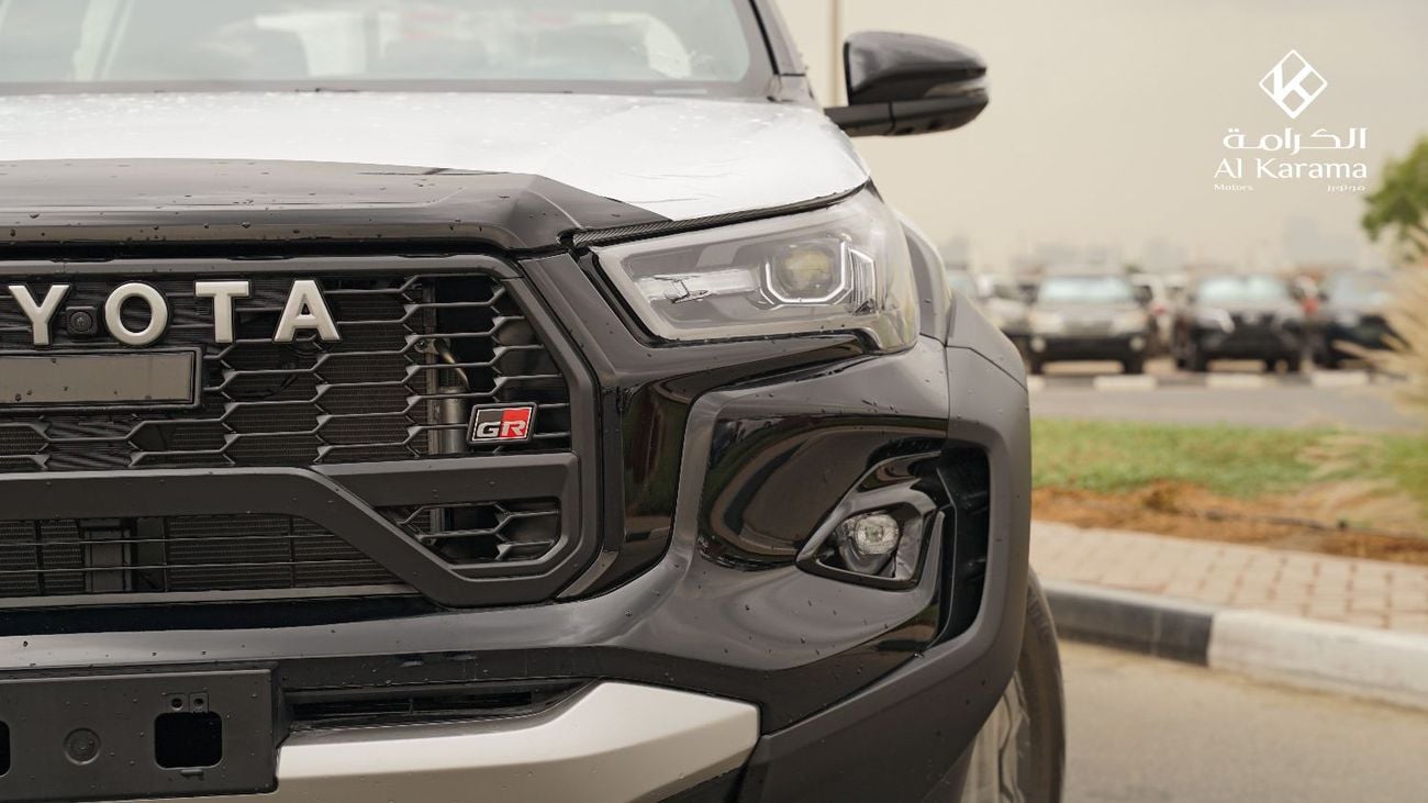 تويوتا هيلوكس محرك V6 | كامل المواصفات | كاميرا 360 درجة | مبدلات سرعة يدوية | هيكل عريض | لون أسود أنيق |