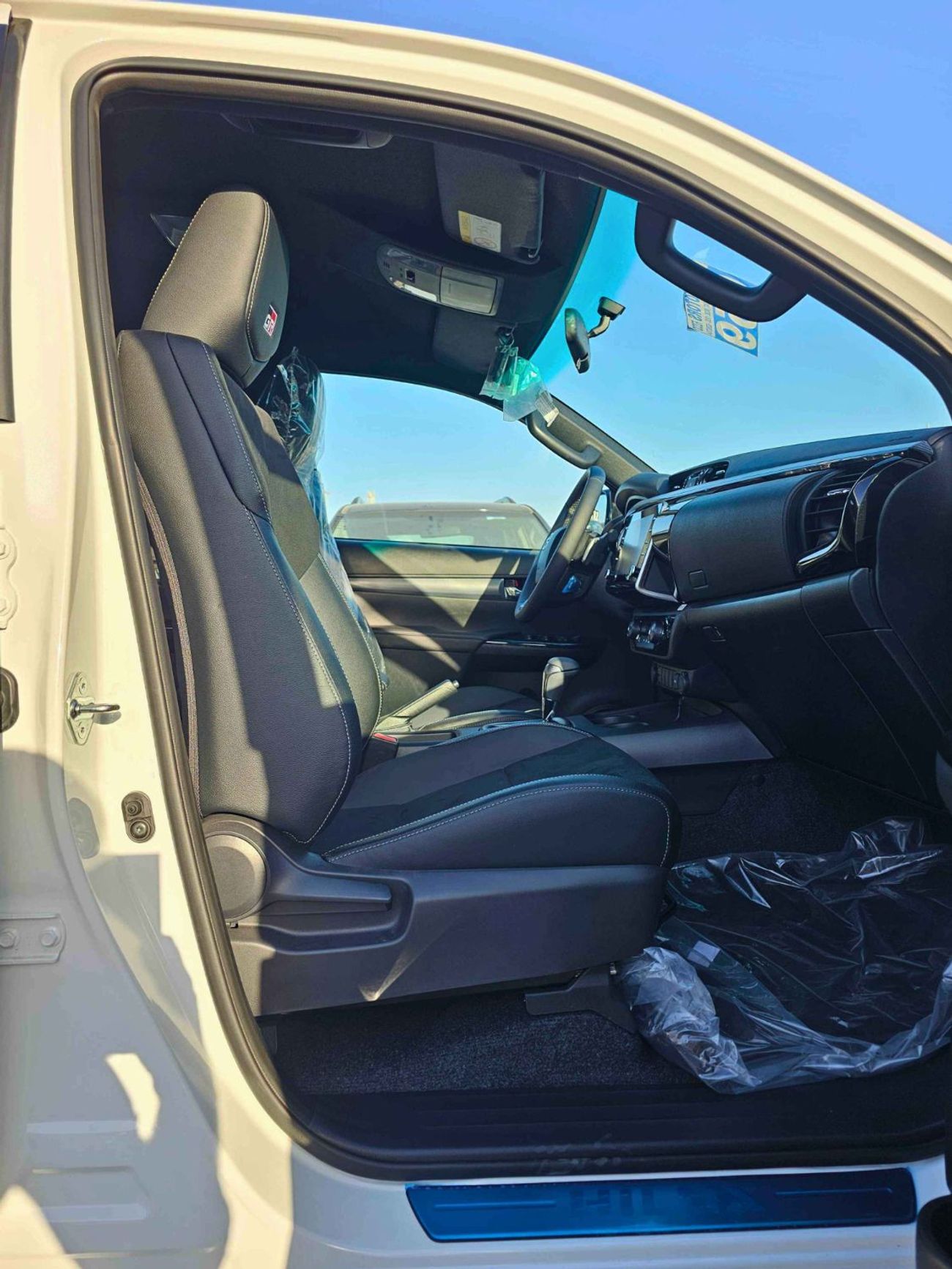 تويوتا هيلوكس GR SPORT / EURO 4  / A/T / 4.0L V6 PETROL / 360* CAMERA / LEATHER SEATS / FULL OPTION (CODE # 69087)