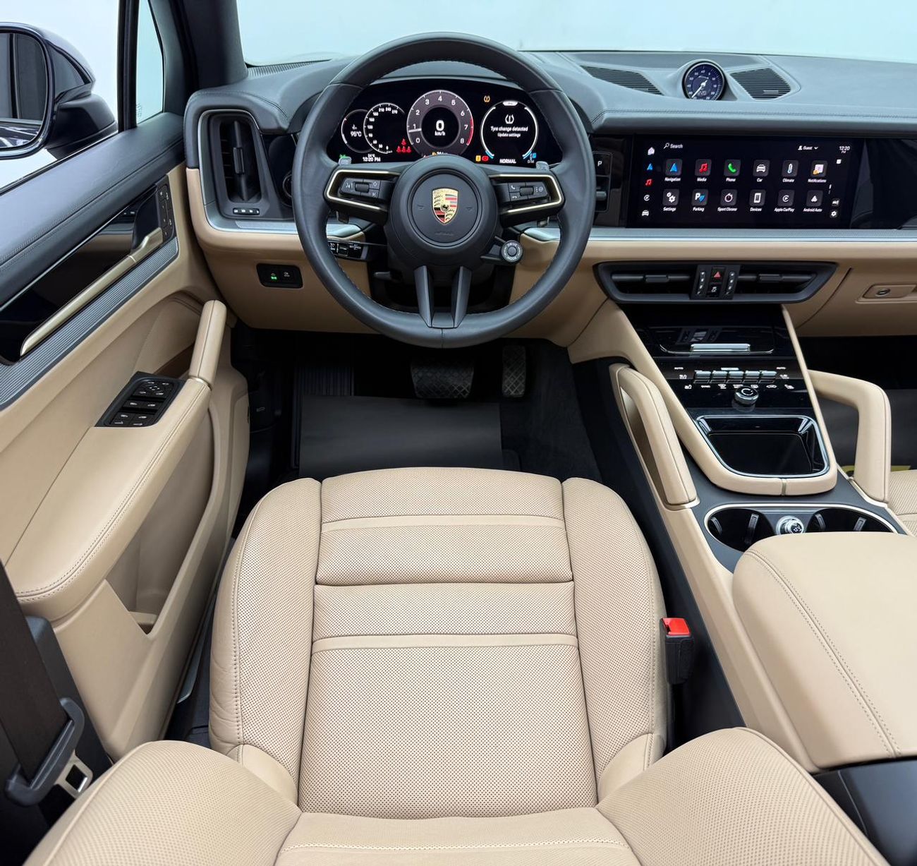 بورش كايان Base 2024 Porsche Cayenne, 2026 Porsche Warranty, Full Service History, Low Km, Excellent Condition,