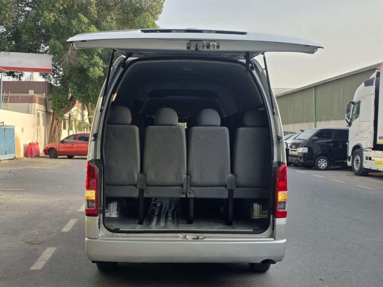 Toyota Hiace 2016 | 2.7L PETROL | AT | RHD | 14 SEATERS | GOOD CONDITION