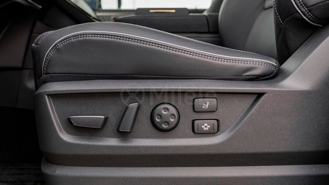 Infiniti QX80 AUTOGRAPH CAPTAIN CHAIRS INFINITI QX80 | 2-YEAR WARRANTY + SERVICE AVAILABLE | IN-HOUSE FINANCING |