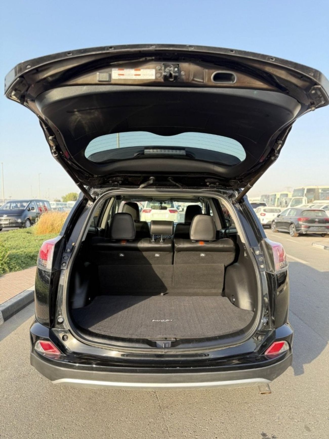 تويوتا راف ٤ GXR 2.5L XLE 4WD Sunroof,leather seats full option