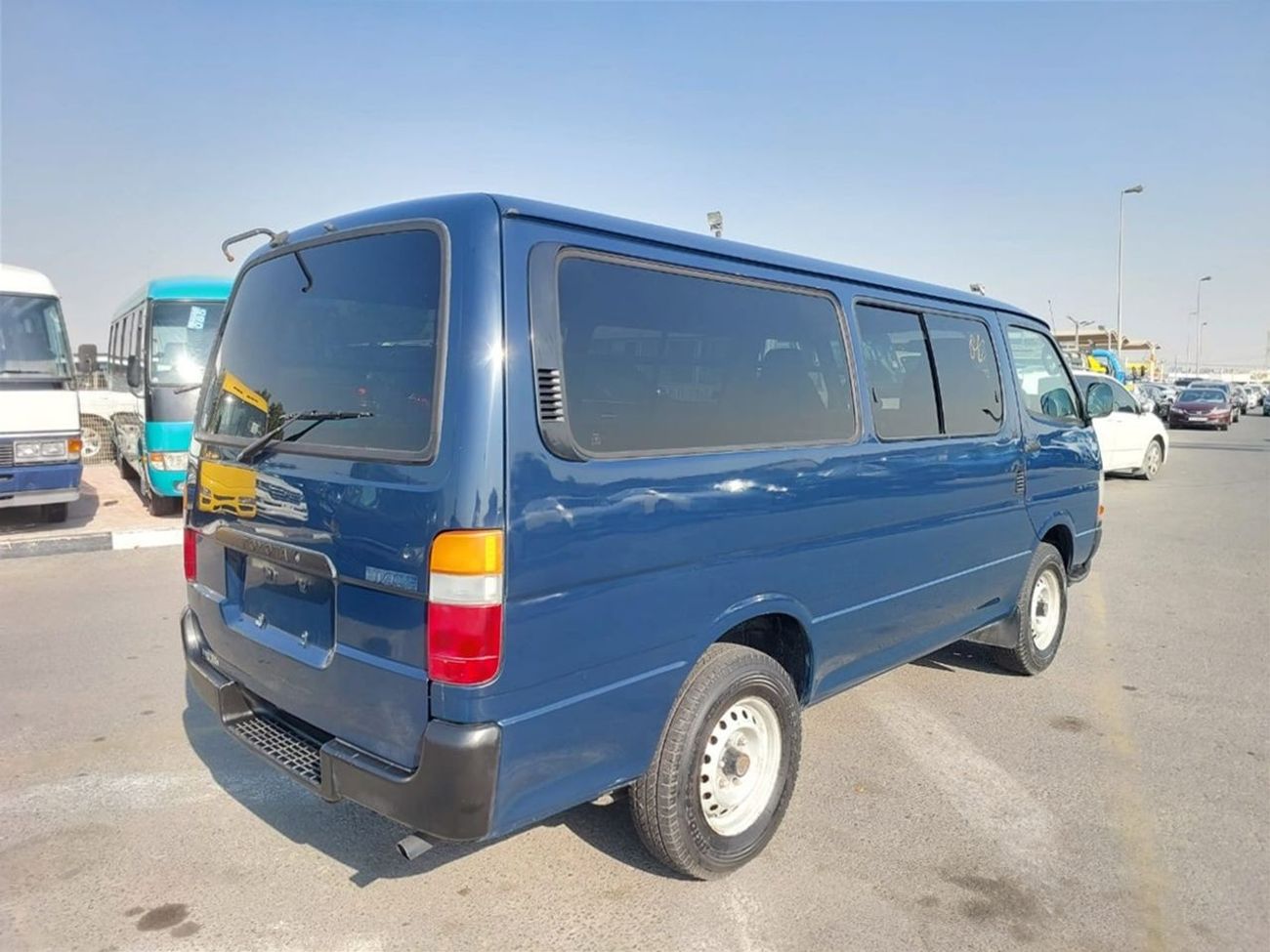 Toyota Hiace TOYOTA HIACE VAN RIGHT HAND DRIVE PETROL 1RZ-E ENGINE (PM07778)