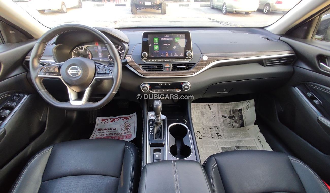 Used Nissan Altima SL 2020 for sale in Sharjah - 559677