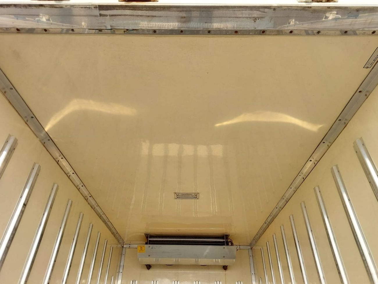 Mitsubishi Fuso Canter MITSUBISHI CANTER FREEZER TRUCK RHD 1999 MODEL 4.2 L DIESEL MANUAL(PM30981)