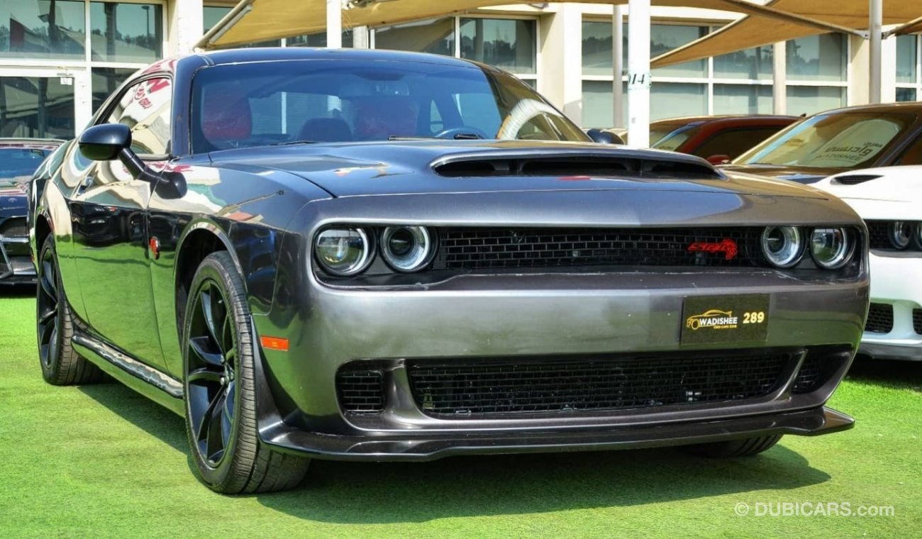 دودج تشالينجر Challenger SXT 3.6L V6 2017/ Leather Interior/ Very Good Condition