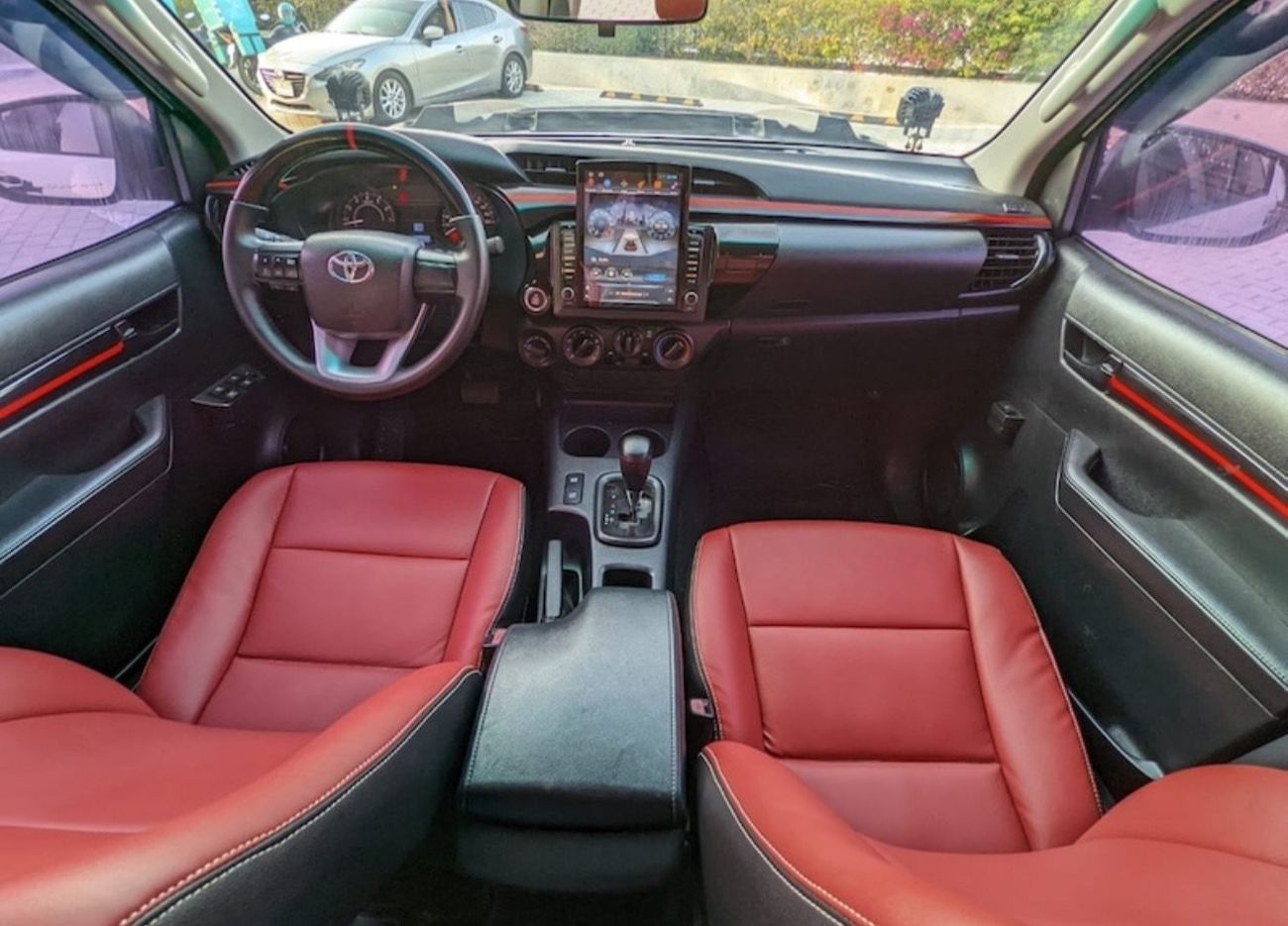 تويوتا هيلوكس TOYOTA HILUX FACELIFTED 2025 GR SPORT OFF-ROAD V4 GCC IN EXCELLENT CONDITION