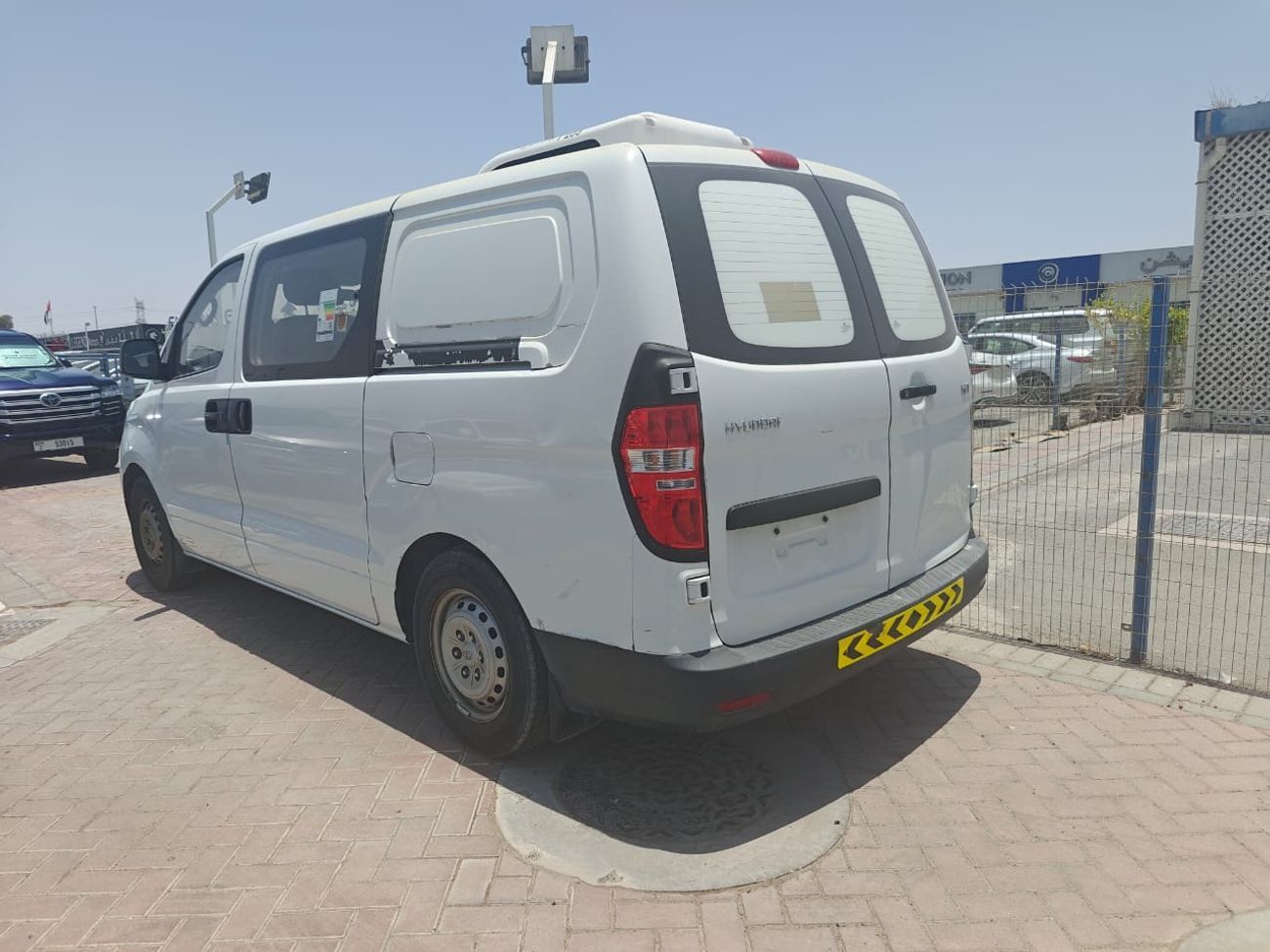 هيونداي H-1 2.4L PETROL 6 SEATER MANUAL TRANSMISSION