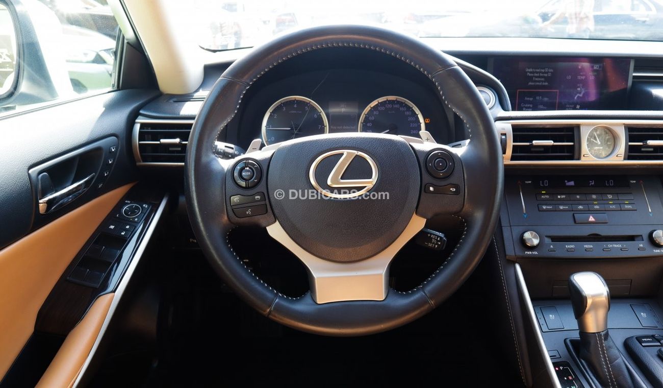 لكزس IS 200 200 T