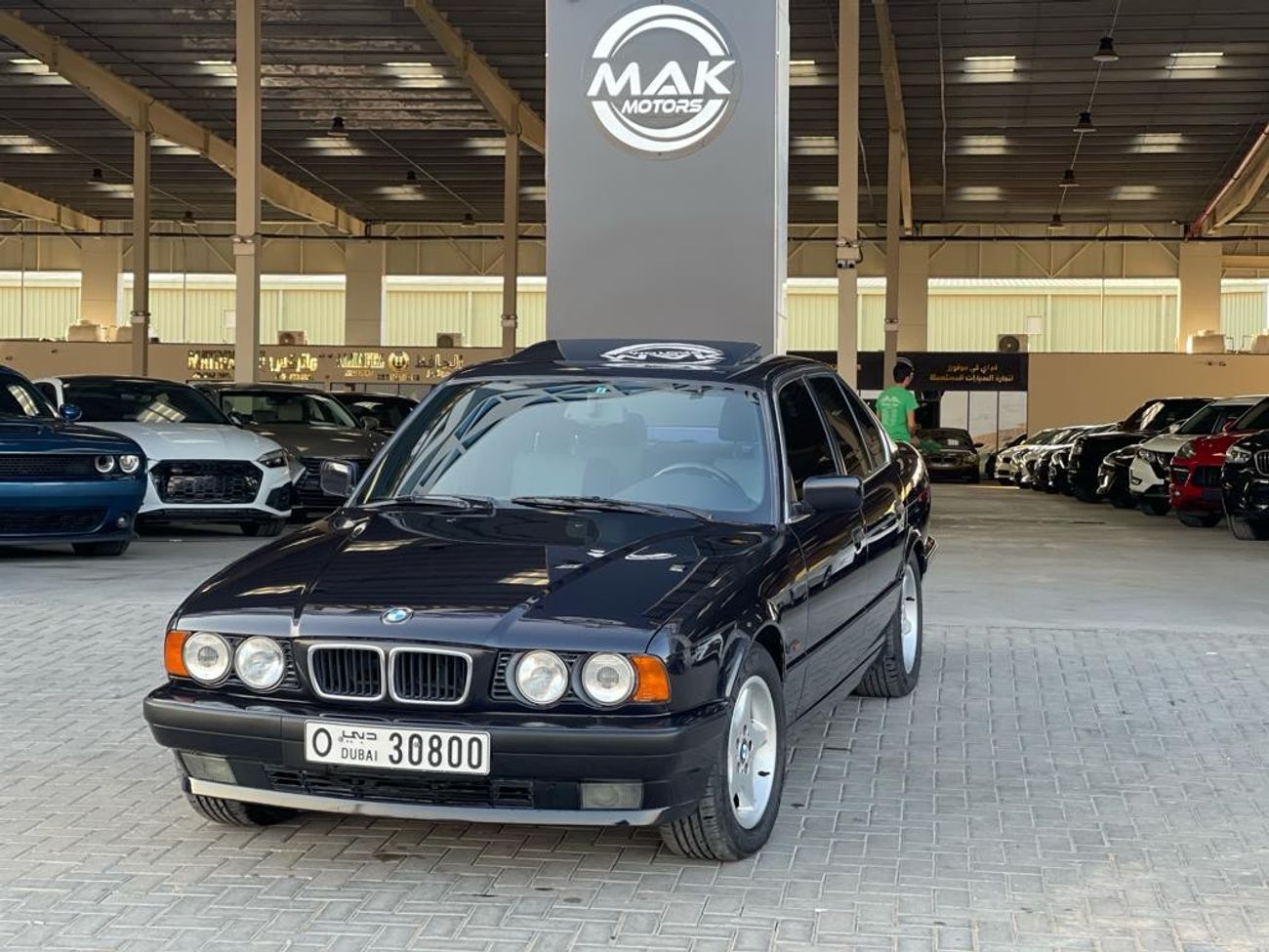 BMW 525 BMW 525i موديل 1995 ماشي 64000 كم  وارد اليايان  مواصفات خاصة اندفيجوال فول اوبشن كامل ( فتحة _ جلد