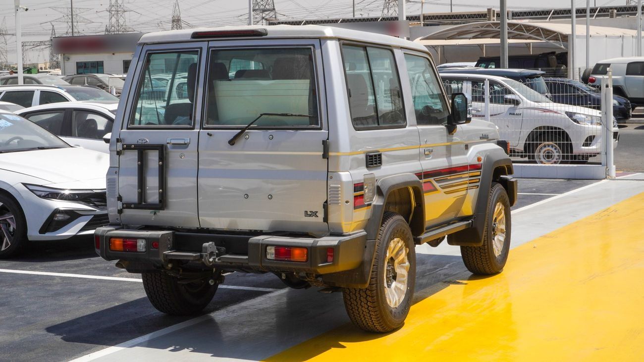 Toyota Land Cruiser 70 LX 4.0 L V6