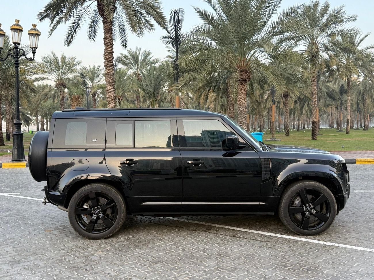 لاند روفر ديفندر 110 D300 X-Dynamic HSE Sport Right Hand Drive exported from Australia