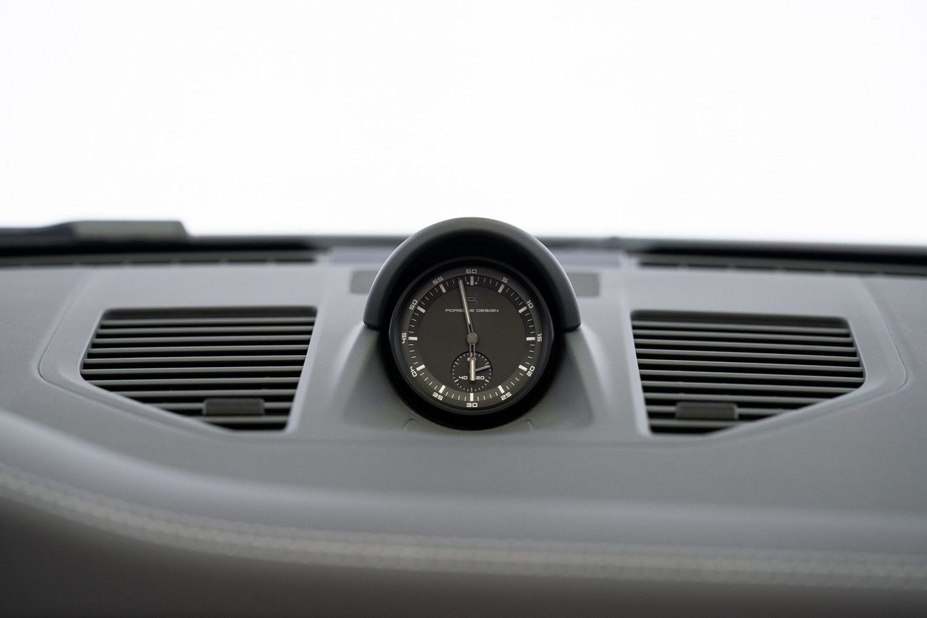 بورش 911 Turbo S 3.8L (640 HP) Convertible