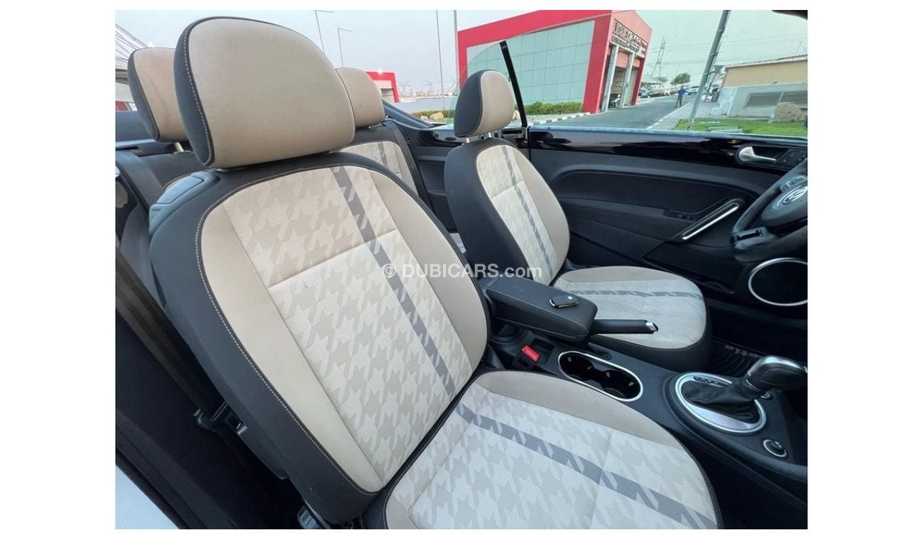 Volkswagen Beetle VOLKSWAGEN BEETLE TURBO 2018 IN LOW MILEAGE CONVERTABLE