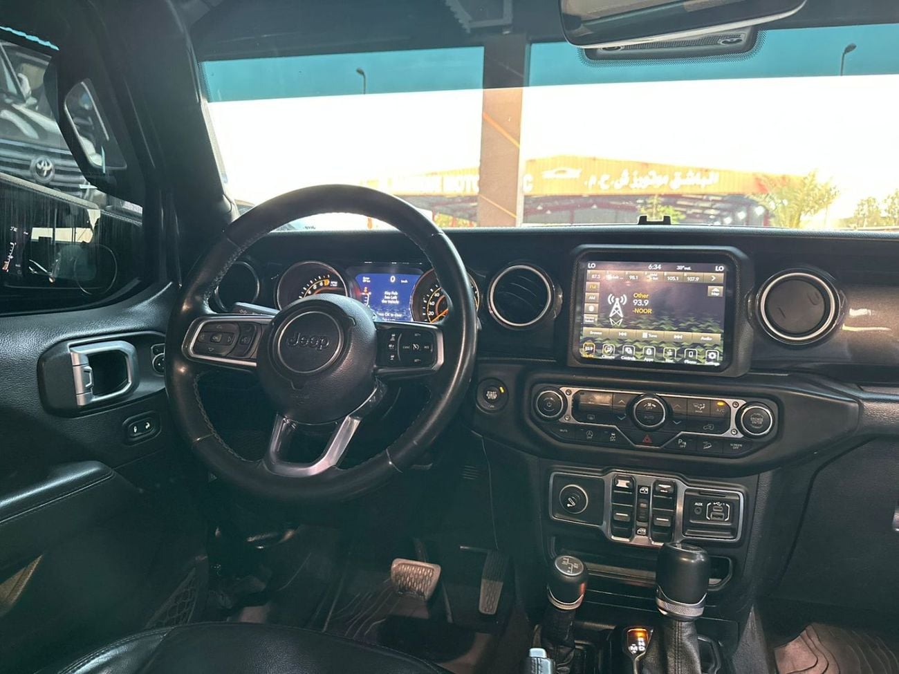 Jeep Wrangler 3.6L Pentastar V6 - 6-cylinder 8-speed automatic