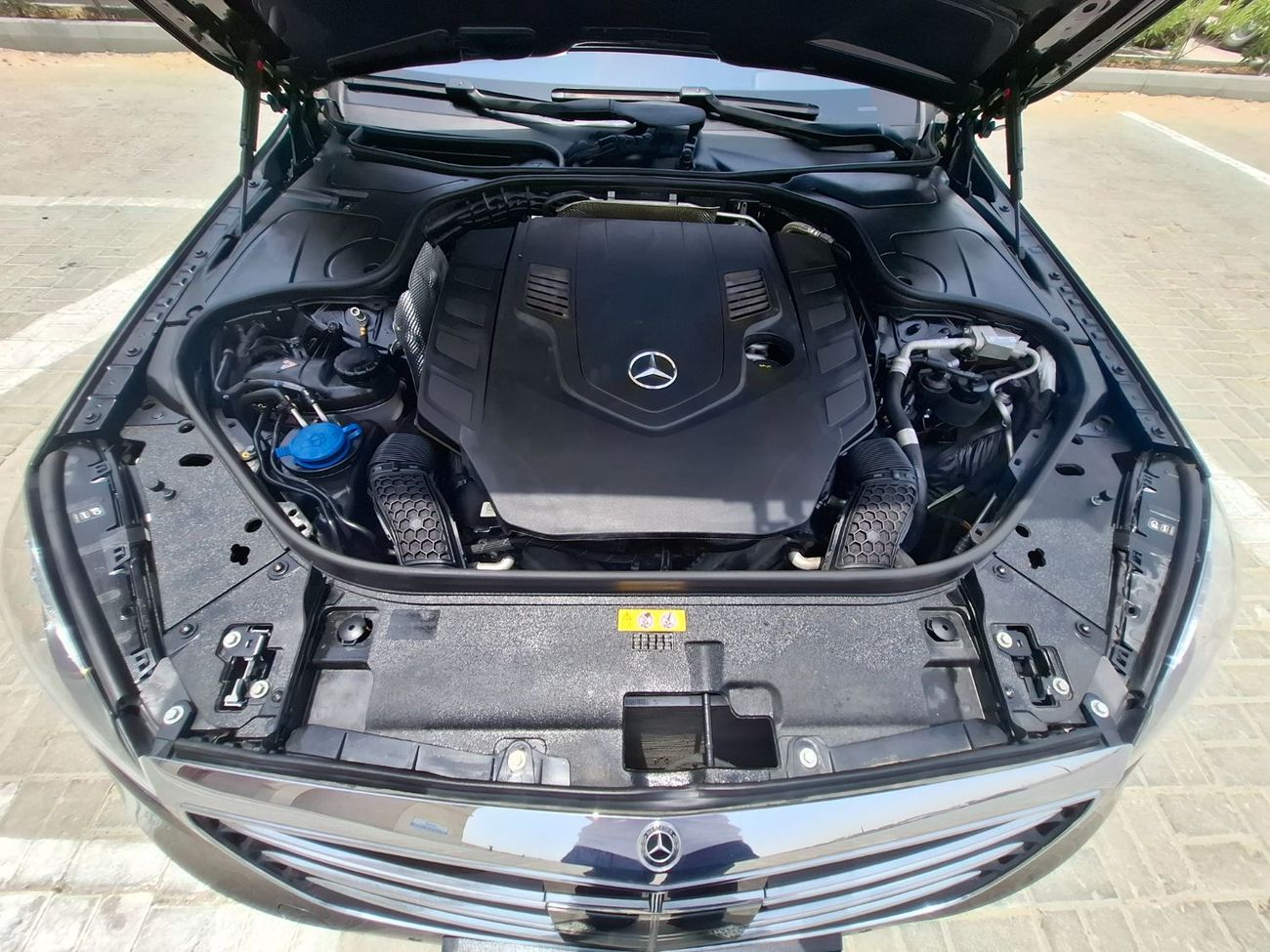 Mercedes-Benz S 560 Std 4.0L (463 HP) Mercedes-Benz S560L 2020 full option  vip