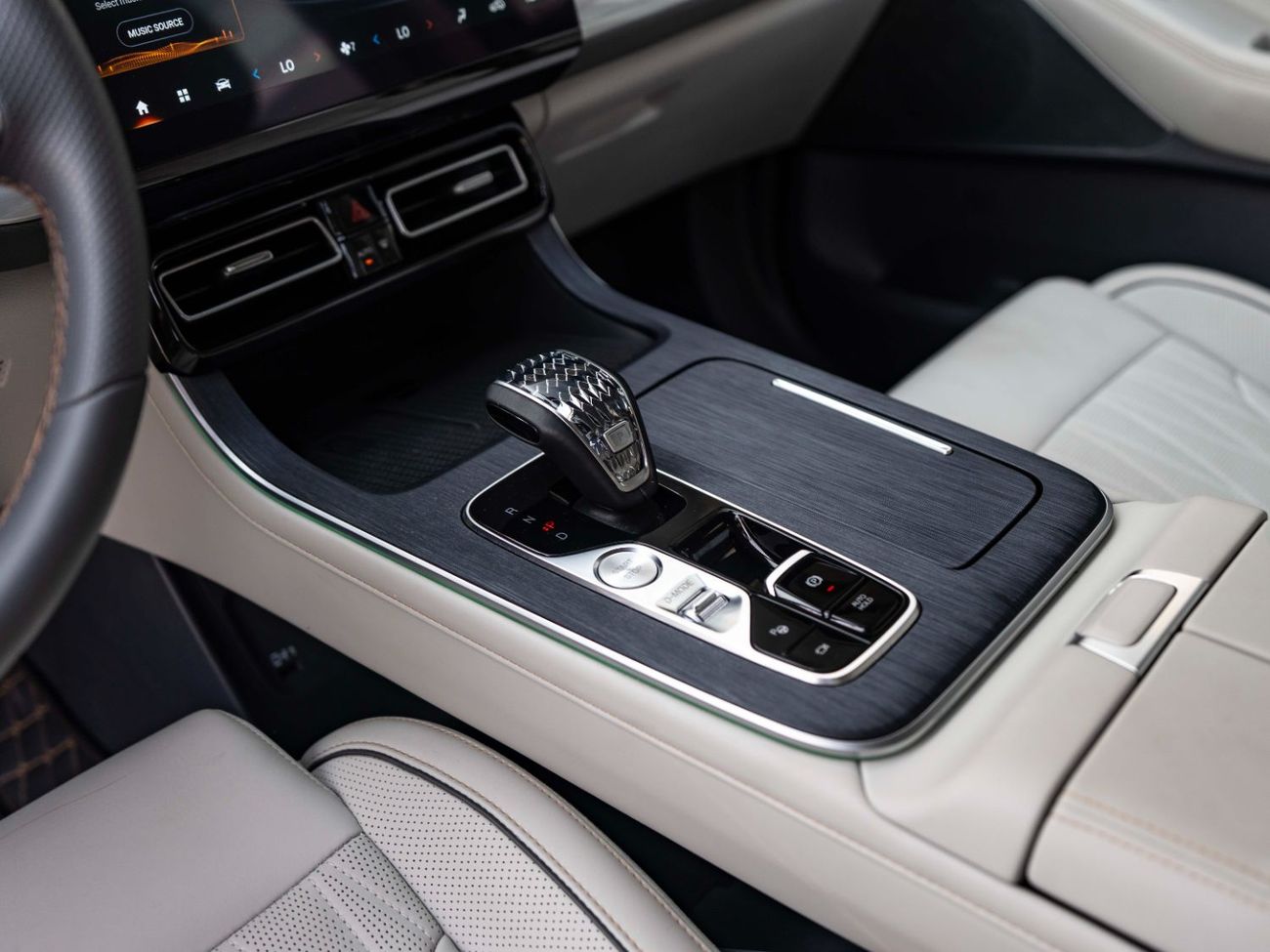 GAC GS8 2.0T GL (4WD)