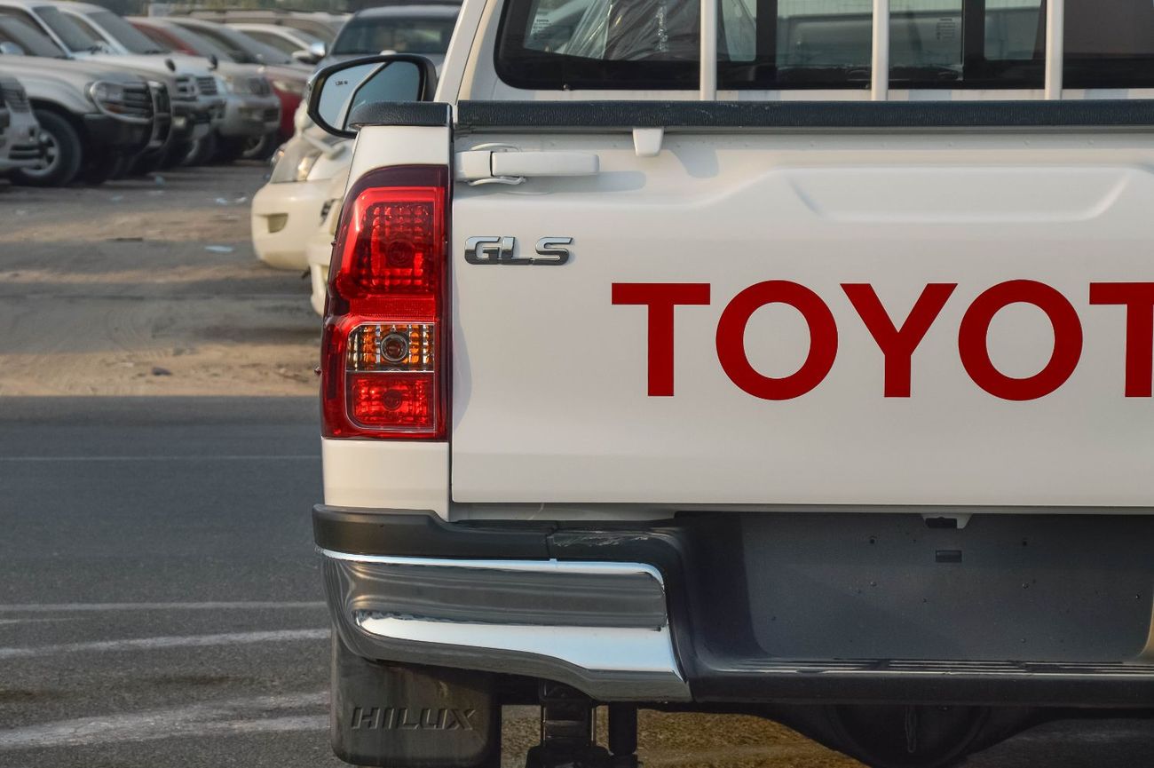 تويوتا هيلوكس TOYOTA HILUX 2.7L RWD PETROL PICKUP 2025