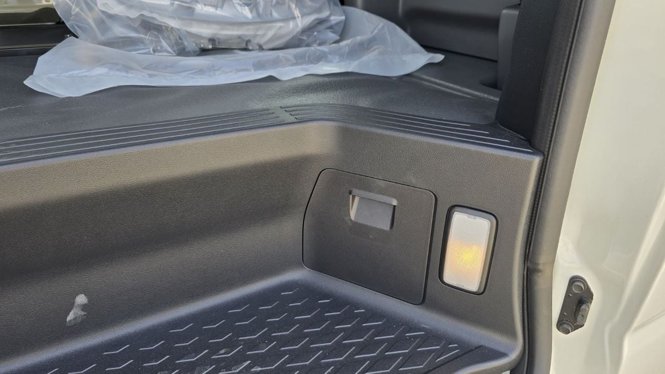 تويوتا هاياس GL DX Commuter V6 3.5L Petrol 2025YM