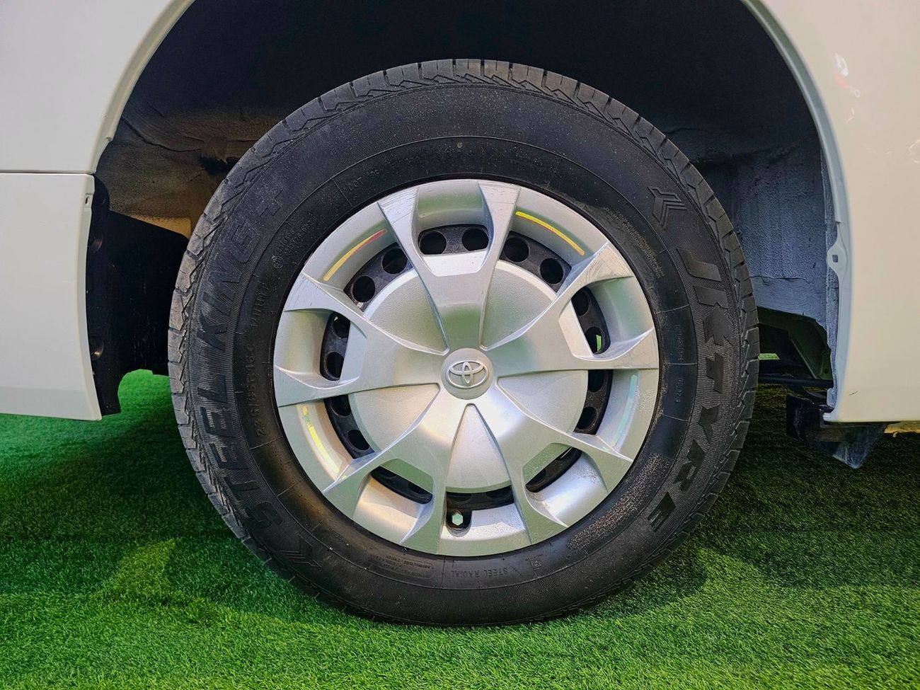 Toyota Hiace HIACE PASSENGER / PETROL MANUAL / 3.5 V6 / HIGH ROOF