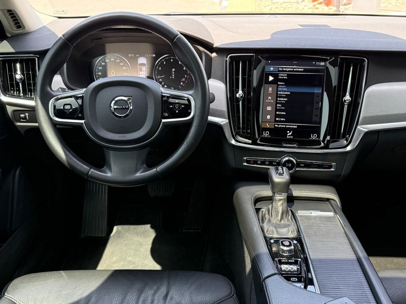 Volvo S90 T5 Momentum 2.0L  VOLVO S90T5 UNLIMITED BRIGHT MOMENTUM 2021 GCC FULL SERVICE HI