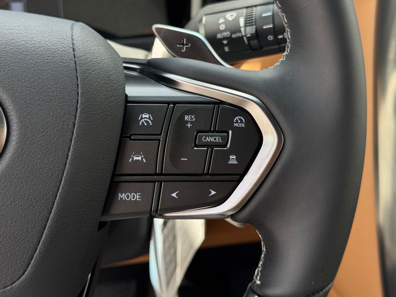 Lexus LX 700h Lexus LX700h 5 seaters 2025 Full with headup display & radar