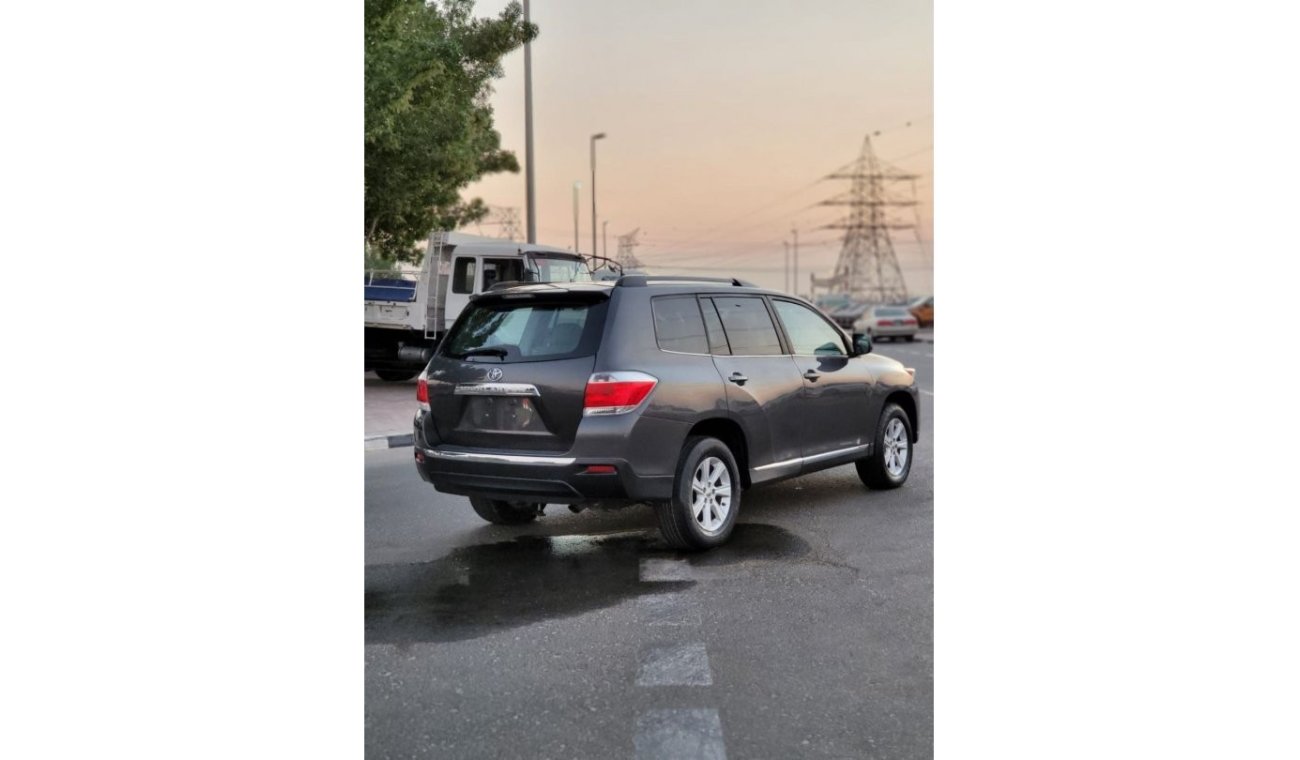 تويوتا هايلاندر TOYOTA HIGHLANDER CLEAN CAR