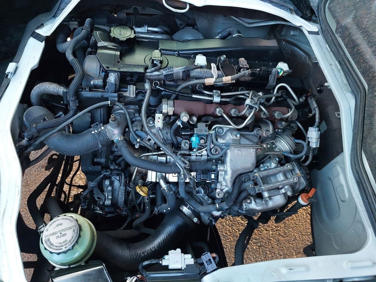 Toyota Hiace TOYOTA HIACE COMMUTER VAN RHD 2016 MODEL 3.0 L DIESEL AUTOMATIC(PM18509)