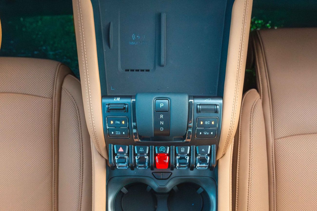 BYD Leopard 5 BYD Leopard5 Ultra Air Suspension 210KM 1.5T 2025 (For Export)